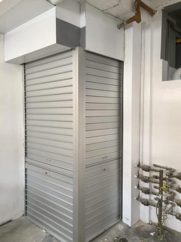 Manually Operated Aluminium Roller Shutters for Coffee Shop Back Door with Angle Mullion